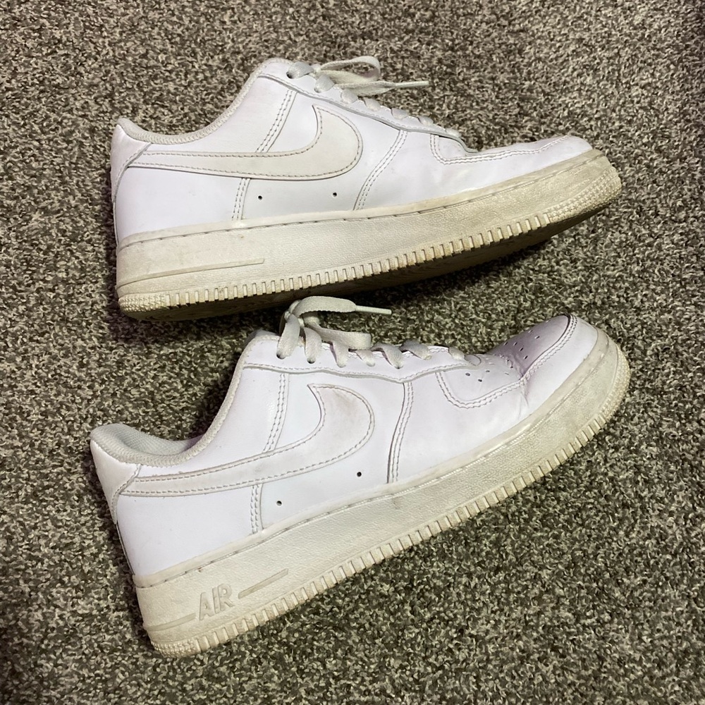 white nike air force 1